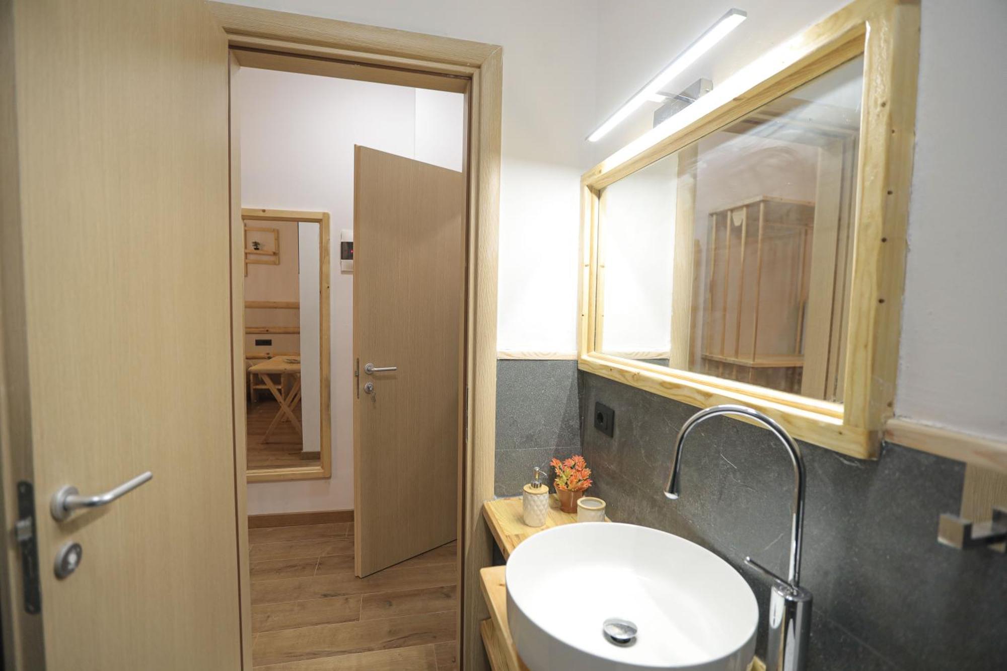 Nidum Harmony Bed & Breakfast Tirana Bagian luar foto